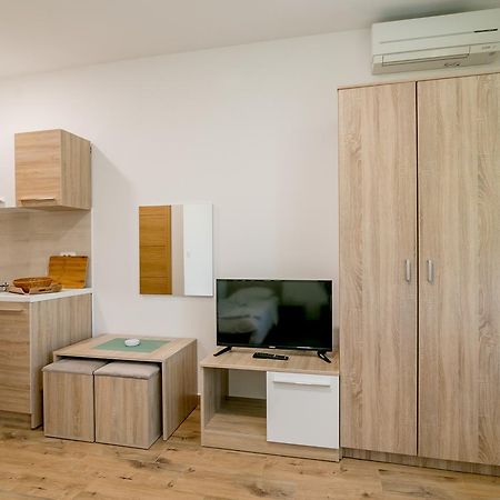 Apartmani Luka Мелине Екстериор снимка