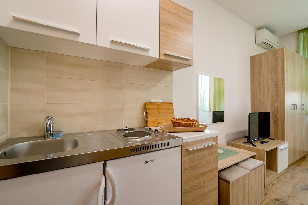 Apartmani Luka Мелине Екстериор снимка